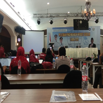 Pelatihan Pengembangan Website Sekolah